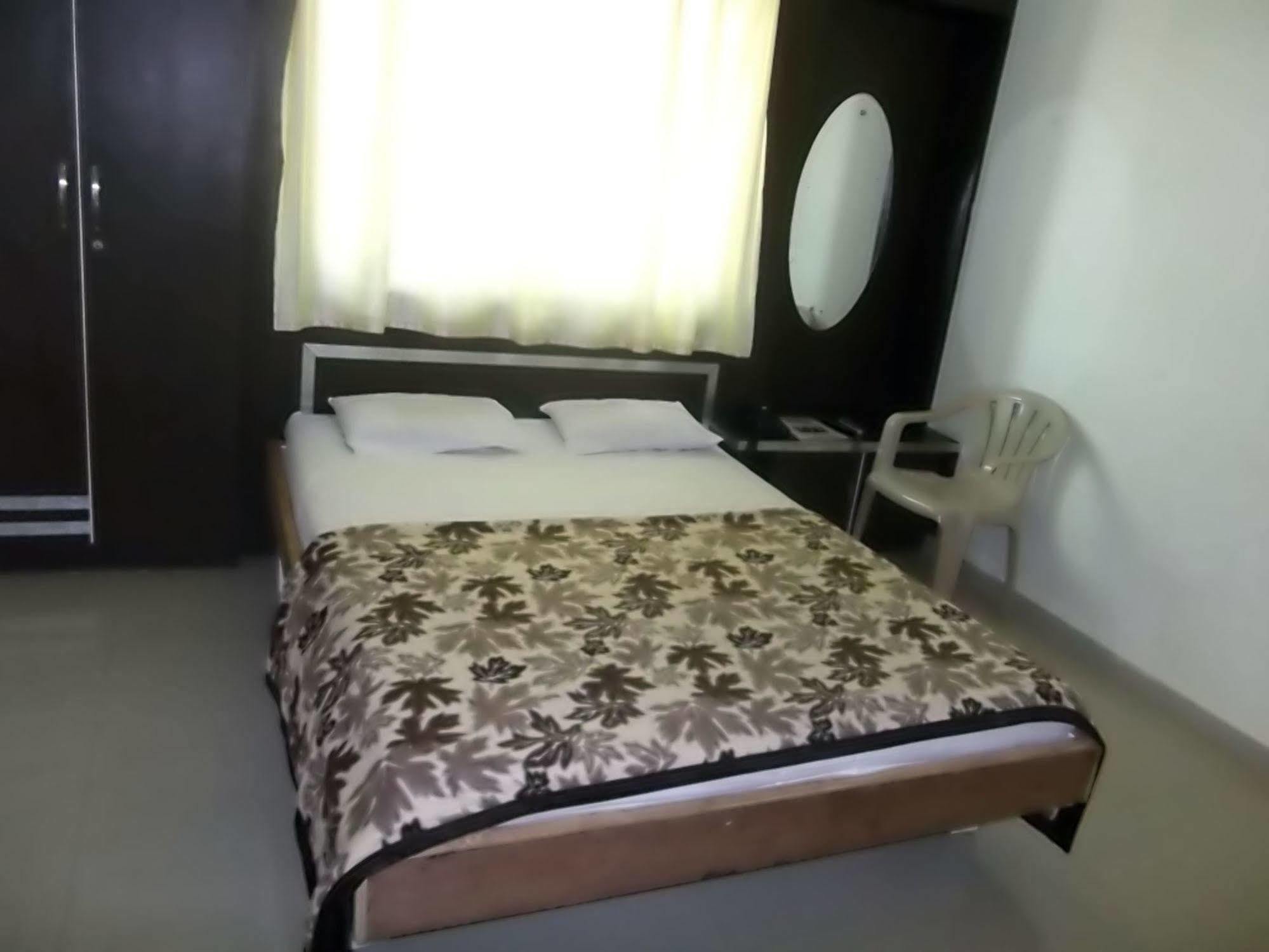 Hotel Rajyog Ranjangaon Ganpati Екстериор снимка