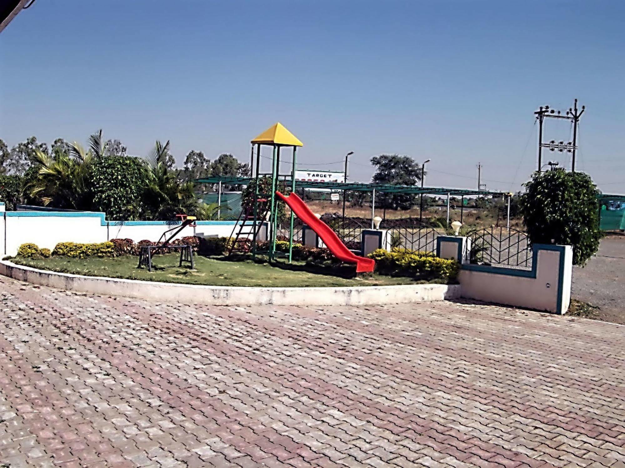 Hotel Rajyog Ranjangaon Ganpati Екстериор снимка